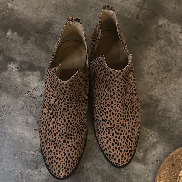 Target Universal Threads Booties - Picture 3 of 4